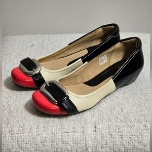 Denver Hayes slip on colorblock flat shoes size 8.5
